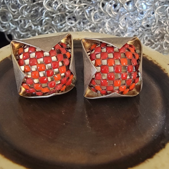 Coral Chequered Pattern Stud Earrings - Picture 4 of 5